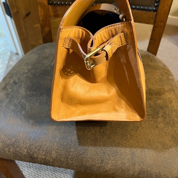 Claudia Firenze | Genuine Leather Crossbody Satchel - Picture 7 of 11